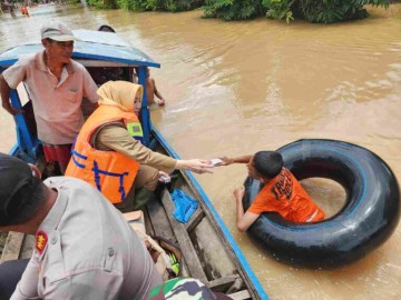 Hari ke Empat Banjir Bupati Musi Rawas Cek Langsung Kondisi Warganya