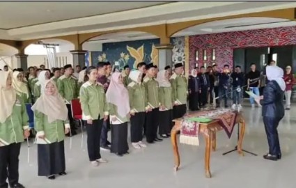 Bupati Musi Rawas, Hj Ratna Mahmud Mengukuhkan 52 Pengurus Forum Guru Penggerak CINDO