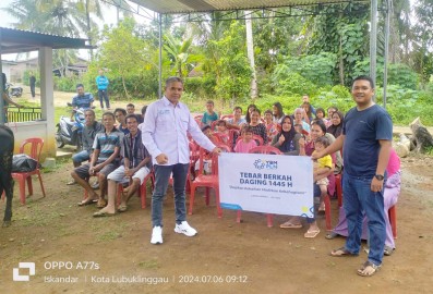 UP3 PLN Lubuklinggau Salurkan Bantuan Daging Sapi ke Masyarakat