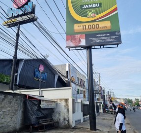PLN UP3 Lubuklinggau Himbau Masyarakat Tidak Pasang Reklame dan Umbul-Umbul Dekat Jaringan Listrik