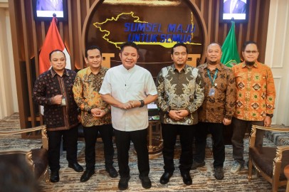 PLN Ajak Gubernur Sumsel Semarakkan Kota Palembang Lewat PLN Mobile Color Run 2025