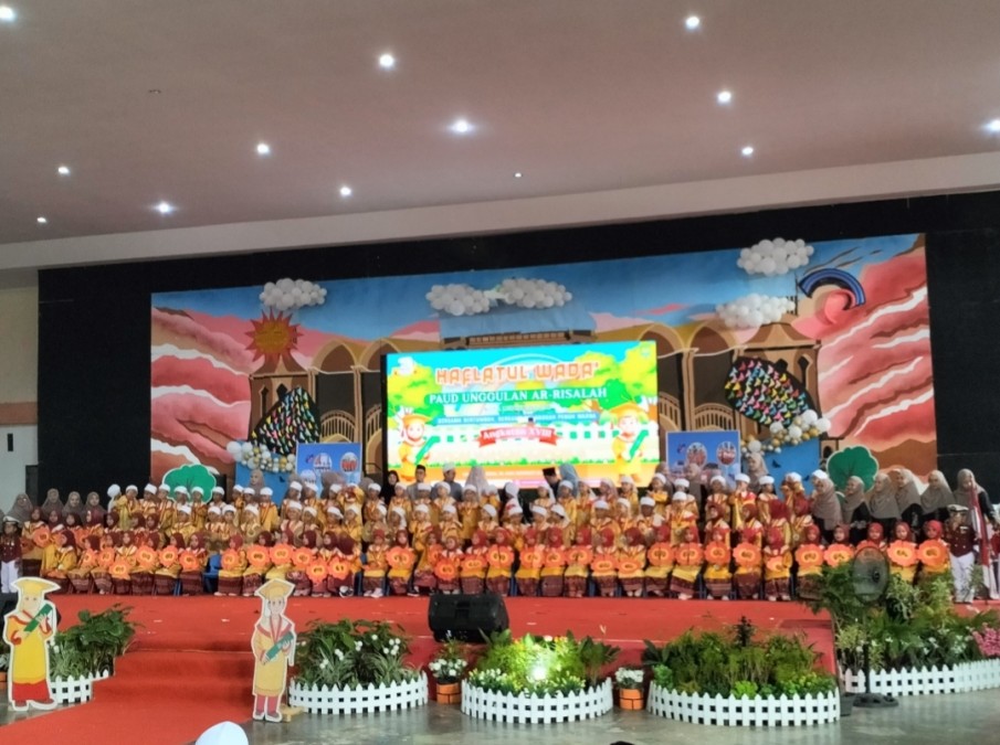 PAUD Unggulan Ar Risalah Angkatan XVII Sukses di Wisuda