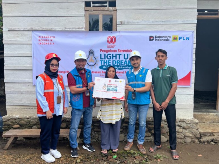 PLN UP3 Kota Lubuklinggau Lakukan Pasang Baru Sambungan Listrik Lewat Program Light Up The Dream