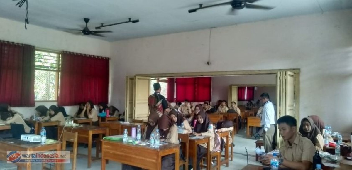 Universitas Mangku Wiyata Kembangkan Website Mangrove untuk Tingkatkan Ecoliteracy Siswa SMA