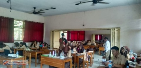 Universitas Mangku Wiyata Kembangkan Website Mangrove untuk Tingkatkan Ecoliteracy Siswa SMA